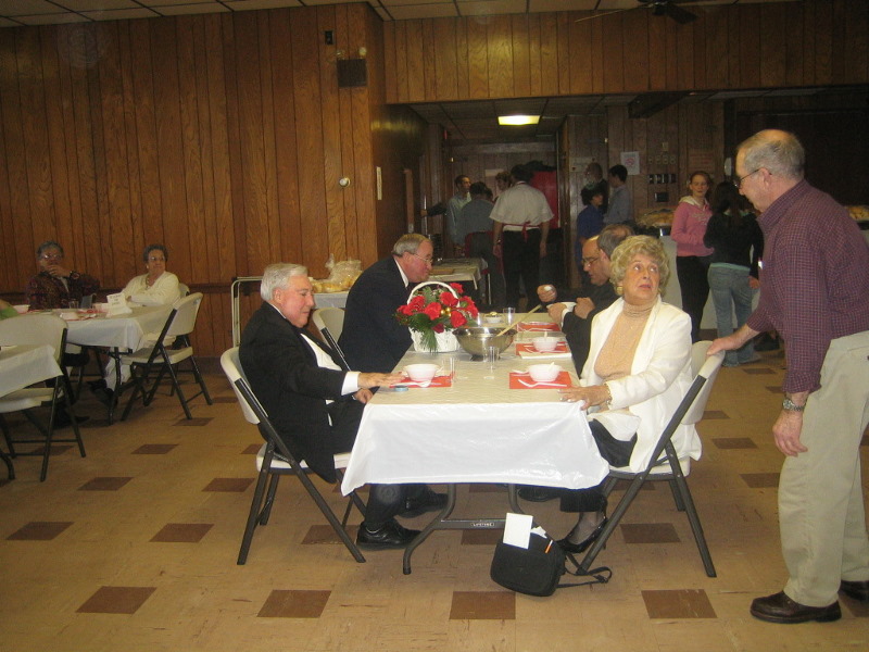 051218_senior_dinner_044.jpg