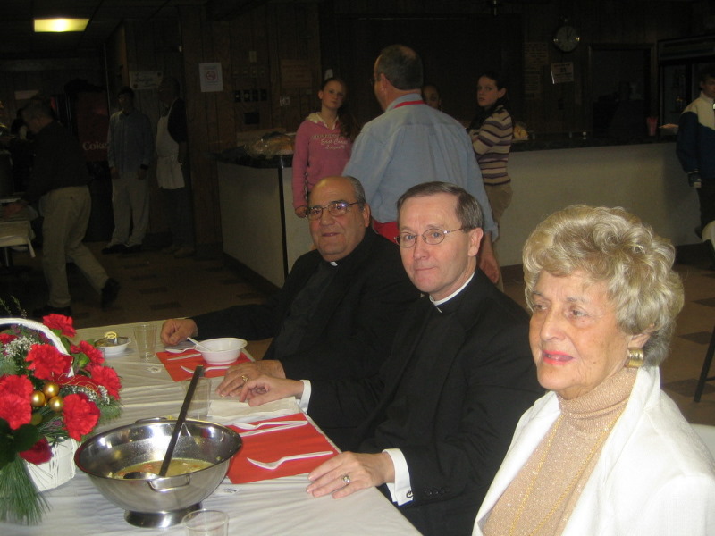 051218_senior_dinner_045.jpg