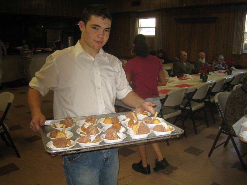 051218_senior_dinner_061.jpg