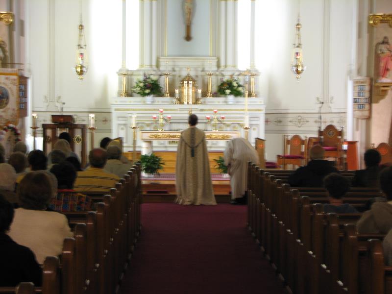 071007_triduum_040.jpg