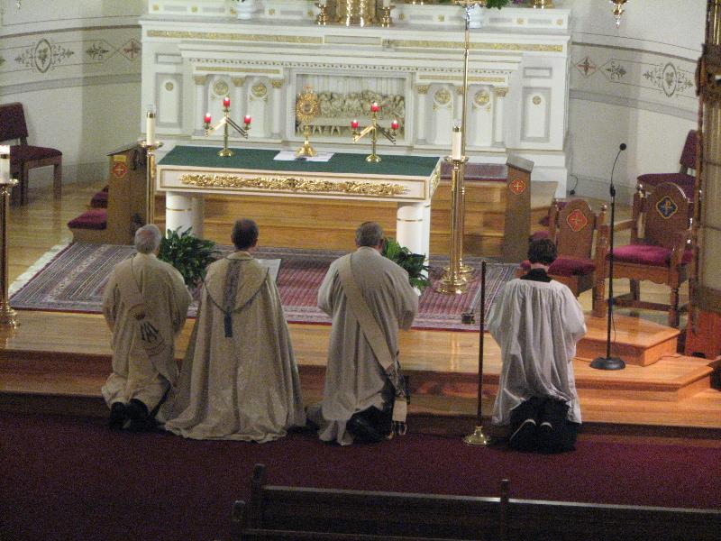 071007_triduum_069.jpg